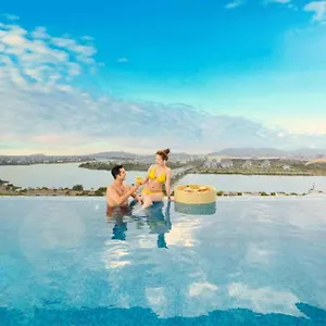 Rhm Luxury And Hotel Da Nang